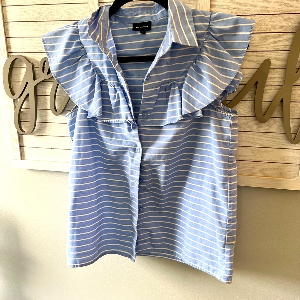 Very cute Who What Wear size medium top target